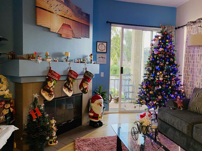 living room @ christmas - 1950 Camino De La Reina
