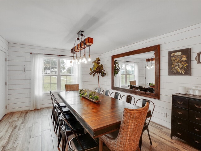 Building Photo - 1400 Shadow Brook Trail