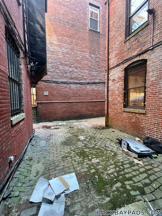 Building Photo - 48 Hereford St