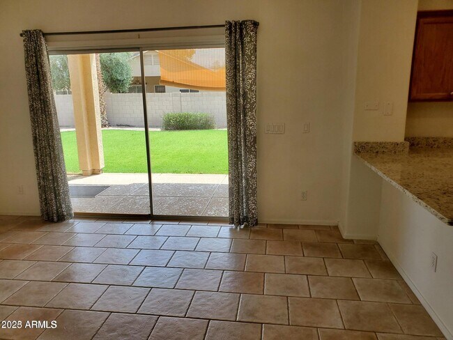 Building Photo - 1853 E Shannon St