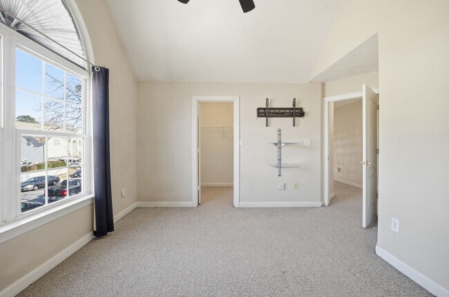 Building Photo - Quailshire Estates 4 Bed, 2.5 Bath Home in Chesapeake, VA