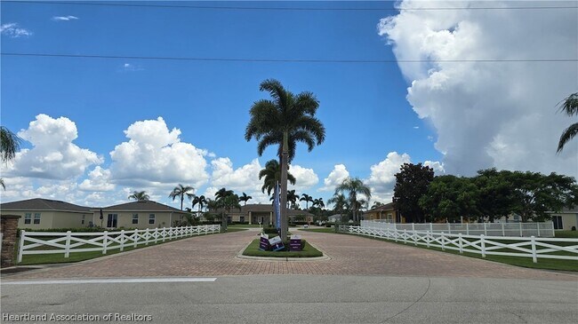 Building Photo - 1260 Stone Ridge Cir