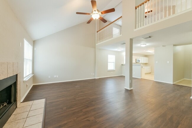 Building Photo - 6030 NW Creek Cir