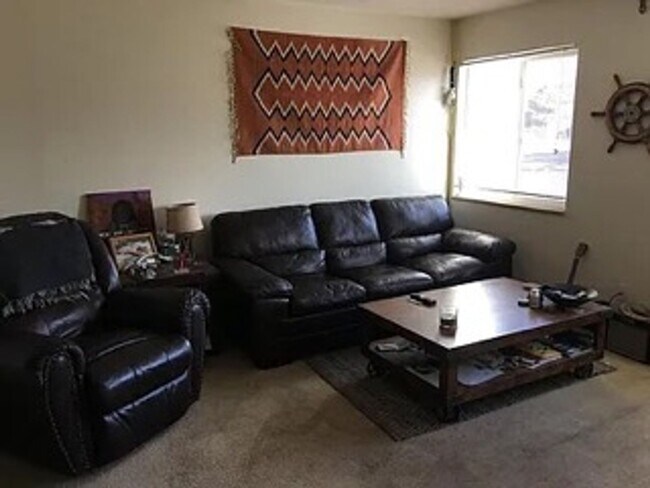 Building Photo - Mountain views | Near downtown Golden | Quaint apartment building
