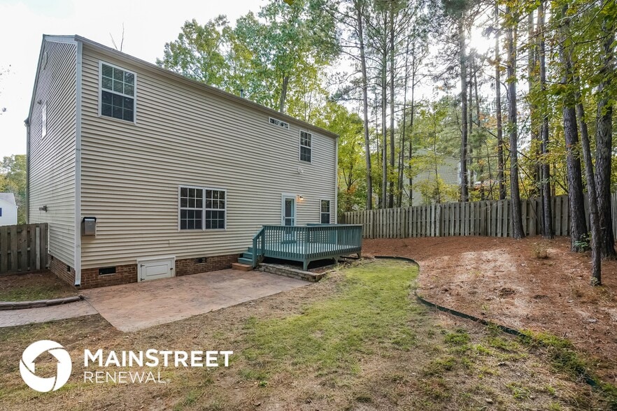 Building Photo - 235 River Hills Dr