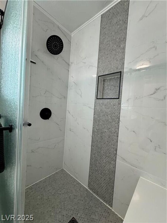 Building Photo - Cozy Fully Furnished Condo