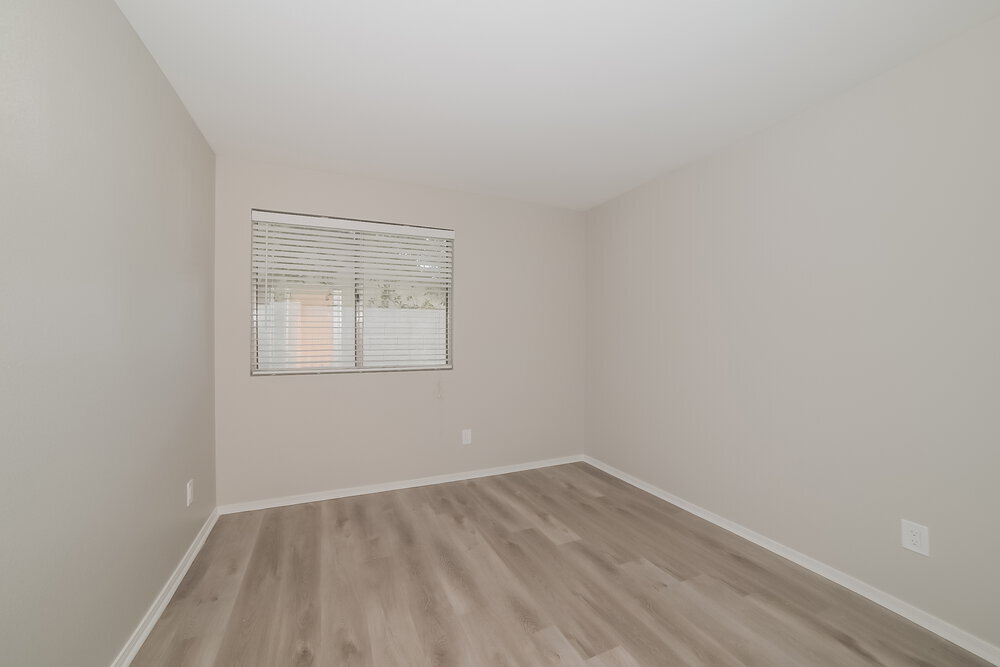 Building Photo - 6566 E Fox St