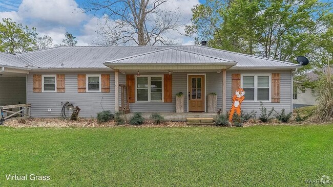 Building Photo - 379 Holiday Dr