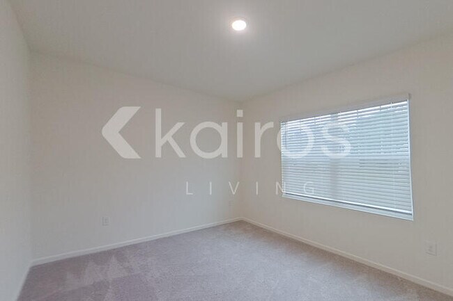 Building Photo - 653 Castillo Dr