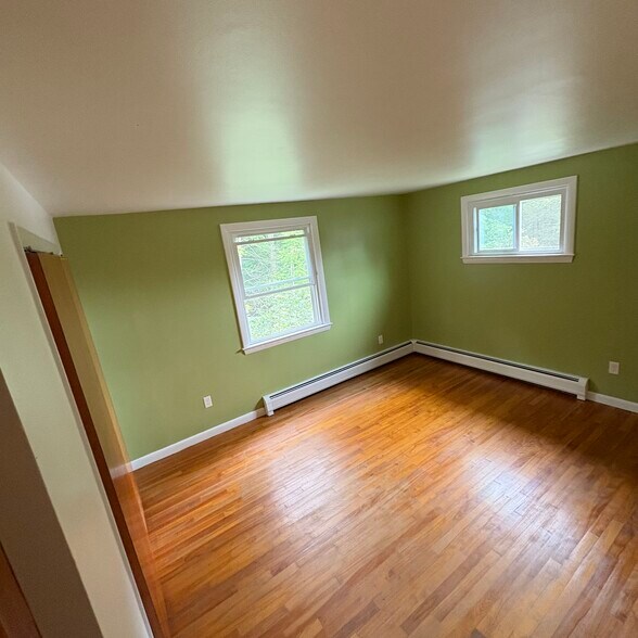 Building Photo - 15 Acer Heights Rd