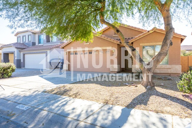 Building Photo - Beautiful Home with a Pool in Maricopa