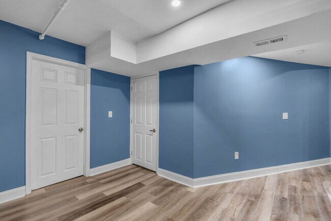 Building Photo - Woodcrest