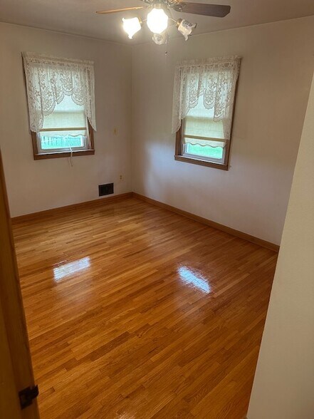 Bed 3 - 42057 County Road 1