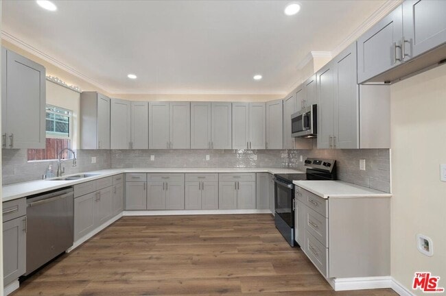 Building Photo - 2207 W 20th St