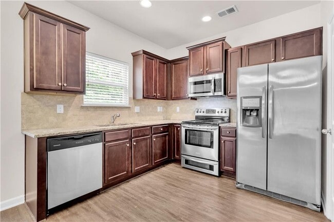 Building Photo - 4488 Ravenwood Dr