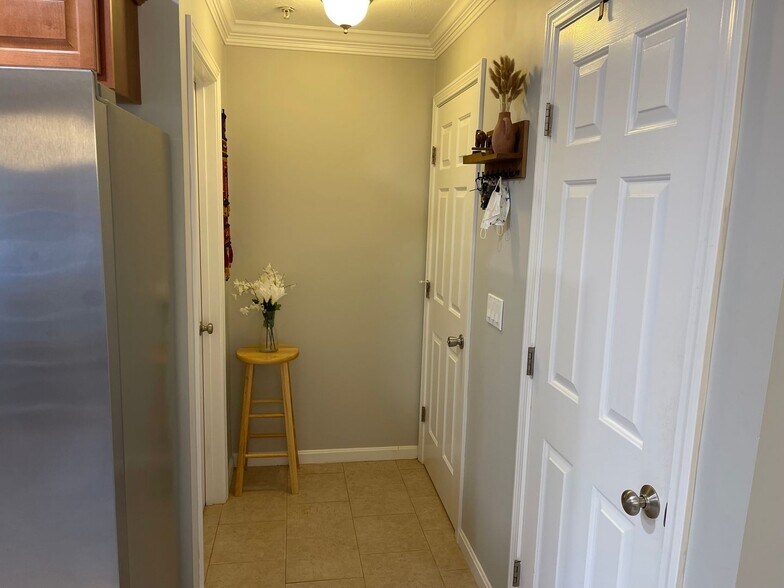 Building Photo - 21 Merrimac Way