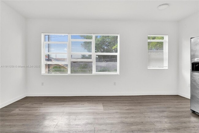 Building Photo - 402 NW 12th Ave