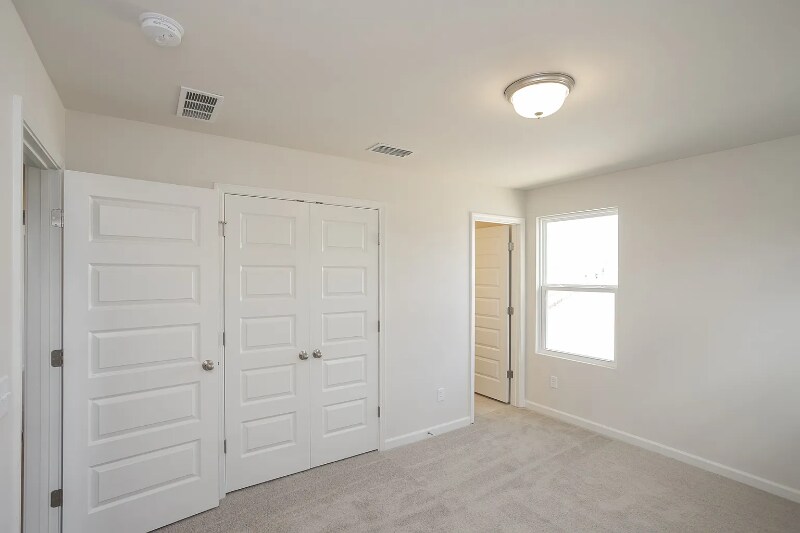 Building Photo - 5401 Zinnia Ln