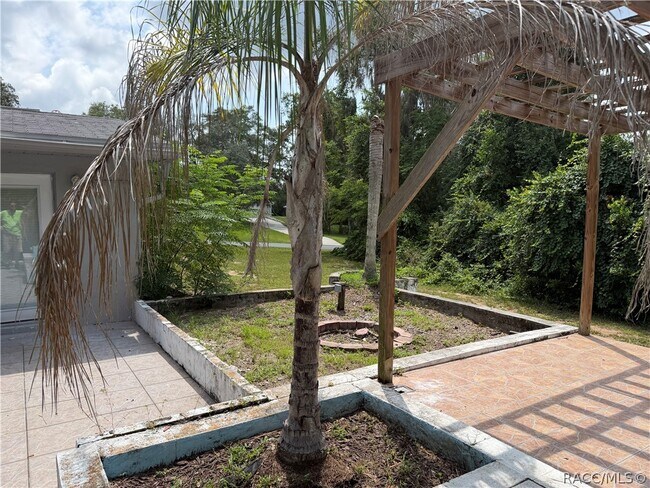 Building Photo - 1405 Eden Dr