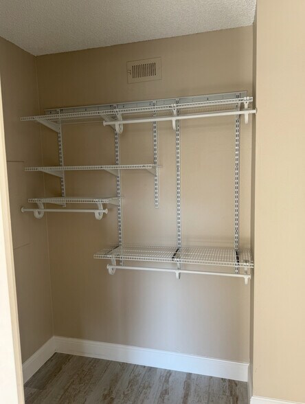 Building Photo - 13621 Eagle Ridge Dr
