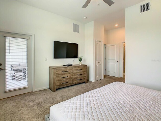 Building Photo - 9331 Sommerset Hills Dr