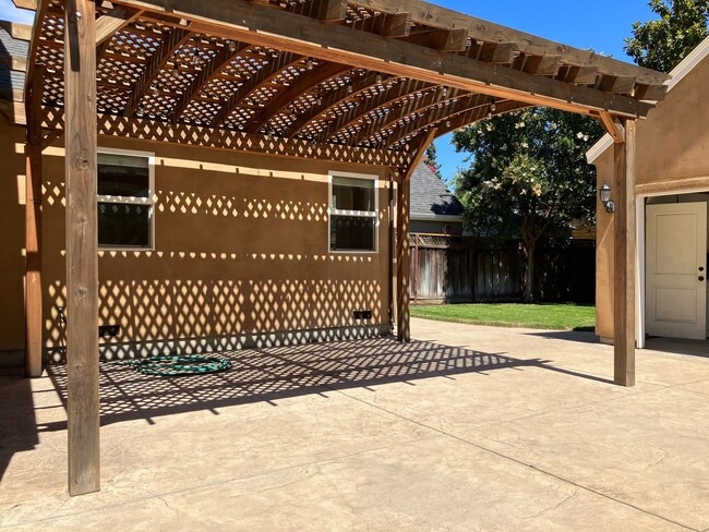 Building Photo - Charming Willow Glen Retreat – 3BR/2BA Jus...