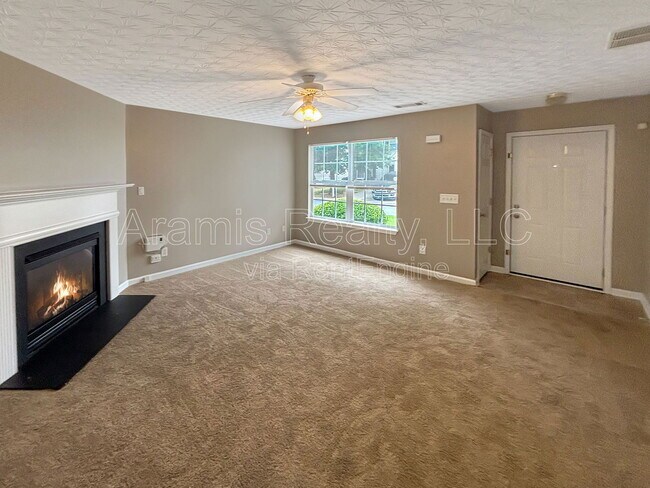 Building Photo - 445 Spring Head Ct