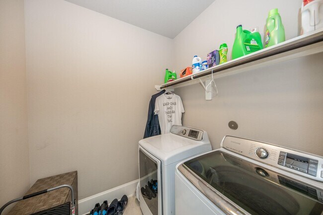 Building Photo - 10010 Cypress Path