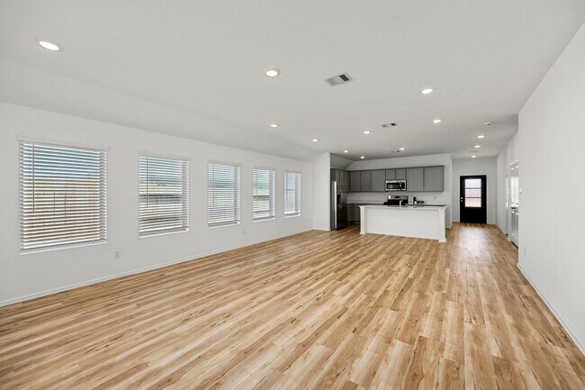 Building Photo - 7339 Bartoncliff Dr