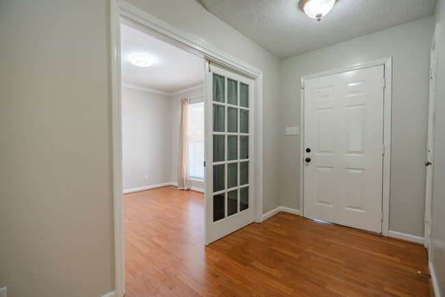Building Photo - 122 Longleaf Cir