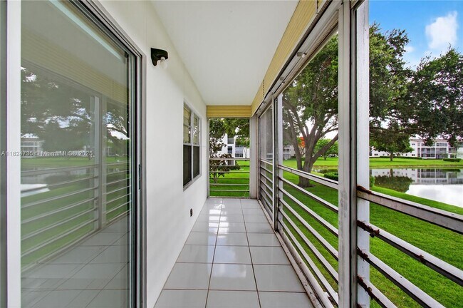 Building Photo - 228 Preston Way