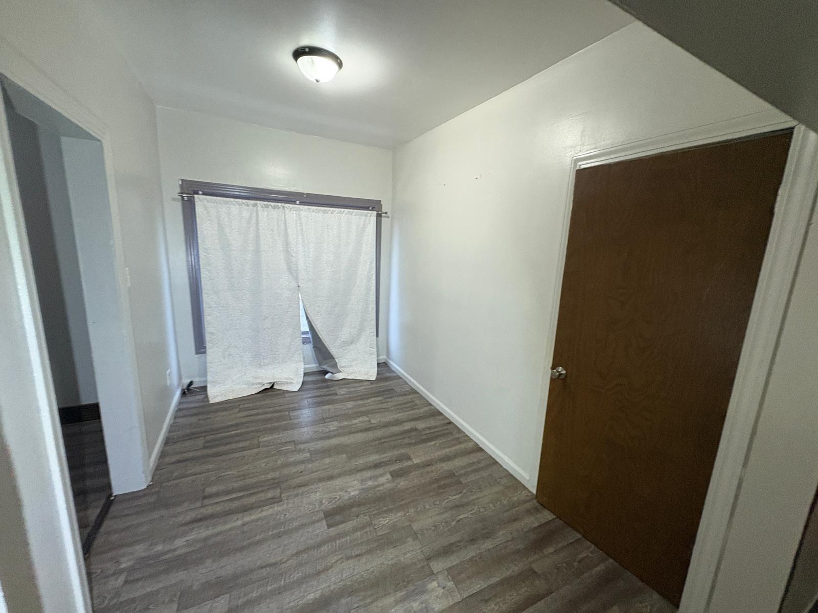 Building Photo - 526 Paine Ave