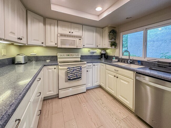 Building Photo - Tierrasanta Furnished Short-Term Rental