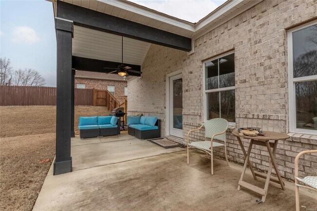 Building Photo - 357 Sydney Dr S