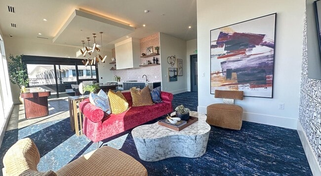 Building Photo - 357 E 500 S