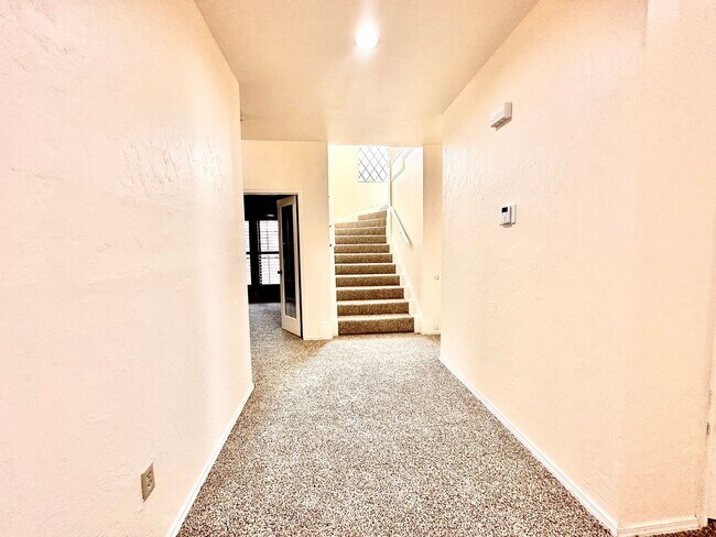 Building Photo - Spacious 4 Bed in Deer Creek - Move in Deposit-Free!(If Qualified)