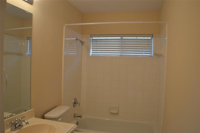 Building Photo - 4445 Lone Tree Dr