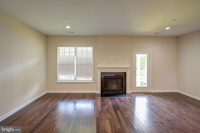 Building Photo - 7827 Crystal Brook Way