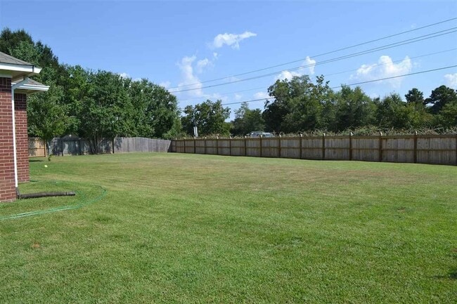 Building Photo - 109 Stratford Dr
