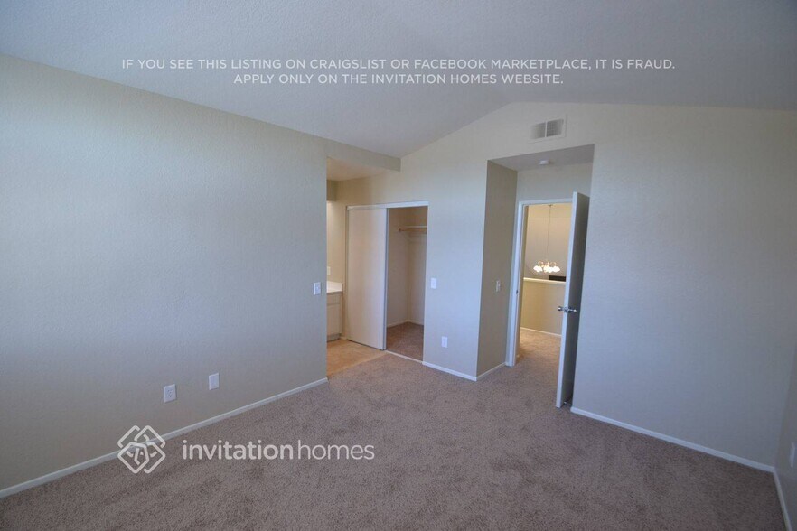 Building Photo - 23798 Vía Olivia