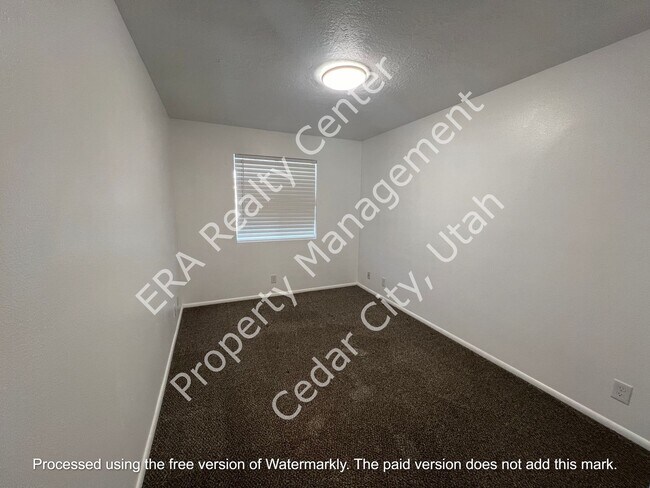 Building Photo - 576 W 1045 N