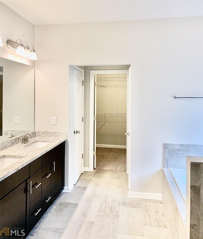 Building Photo - 516 Suwanee Park Terrace