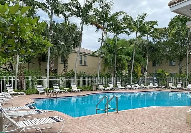 Building Photo - 4752 NW 59th Manor