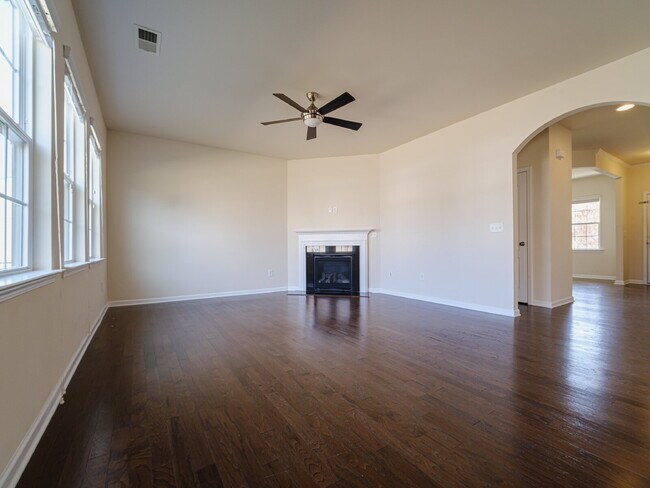 Building Photo - 1089 Wallace Lake Rd