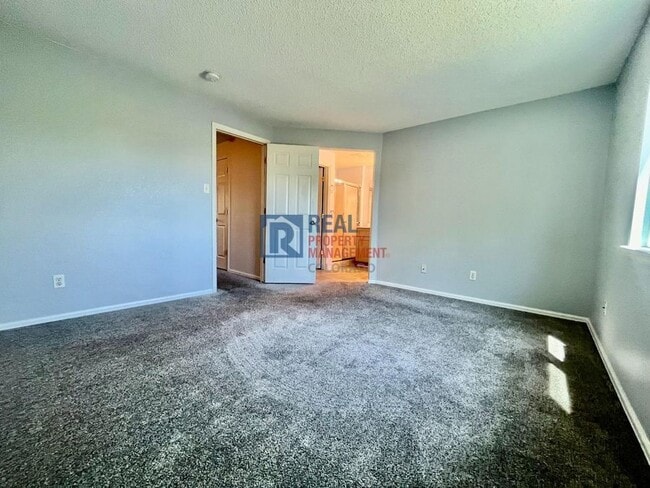 Building Photo - 5246 E 128th Dr