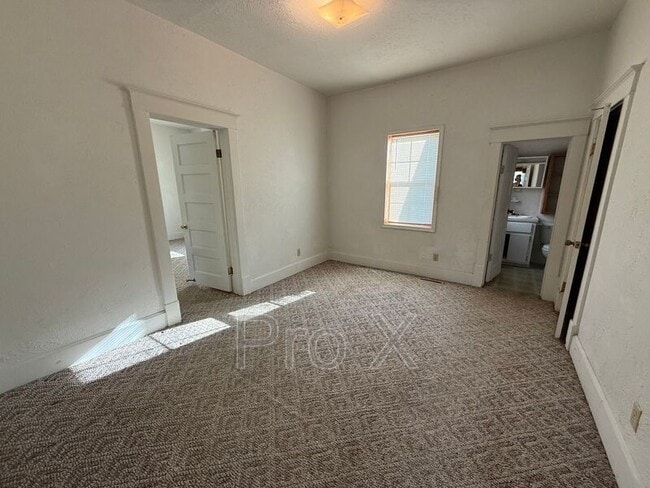 Building Photo - 102 S Connor Ave