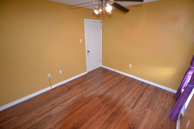 Building Photo - 2136 S Flannery Rd