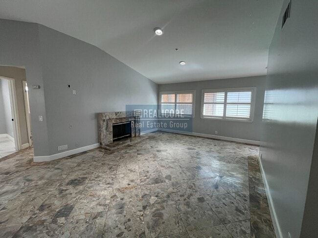 Building Photo - 14786 Shadow Dr