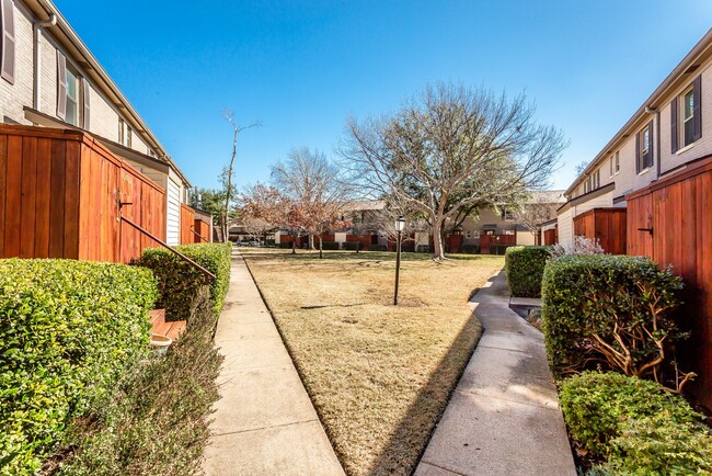 Building Photo - Two-Bedroom, 1-Bath Condo in Bordeaux Village