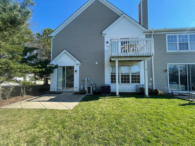 Building Photo - 51 Arboretum Dr